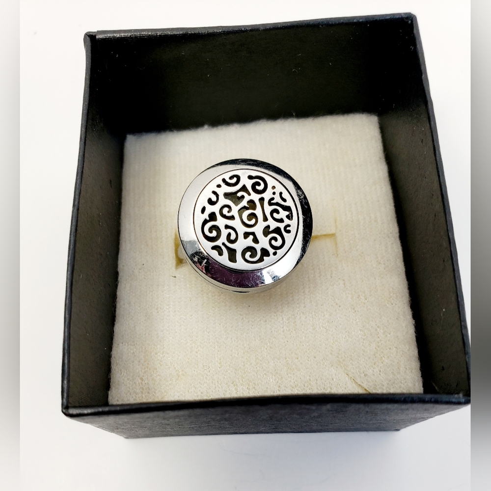 Stainless Steele Aromatherapy Filigree Ring - Magnetic Ring with filament